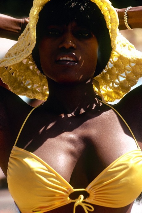 Afrikanischer Triangolo sexy schöne galerie