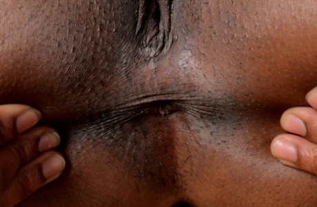 Afrikanischer dünner Creampie perfekte pornografische bild